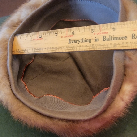 LORD & TAYLOR MINK BERET - Picture 12 of 13